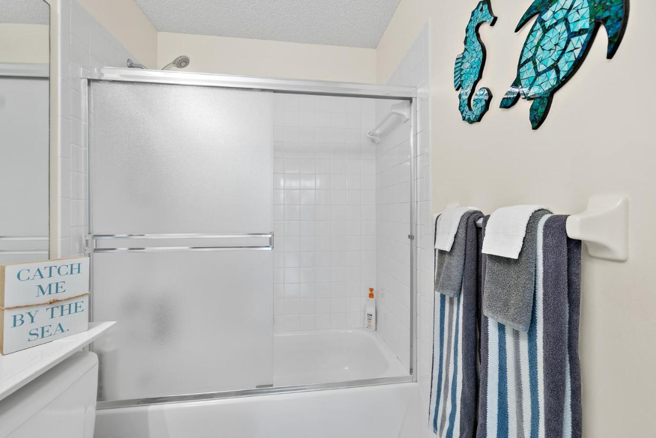 Oceanview Haven - 2Br Beach Townhome With Patio, Shared Heated Pool Steps From Paradise Beach Park! Melbourne Kültér fotó
